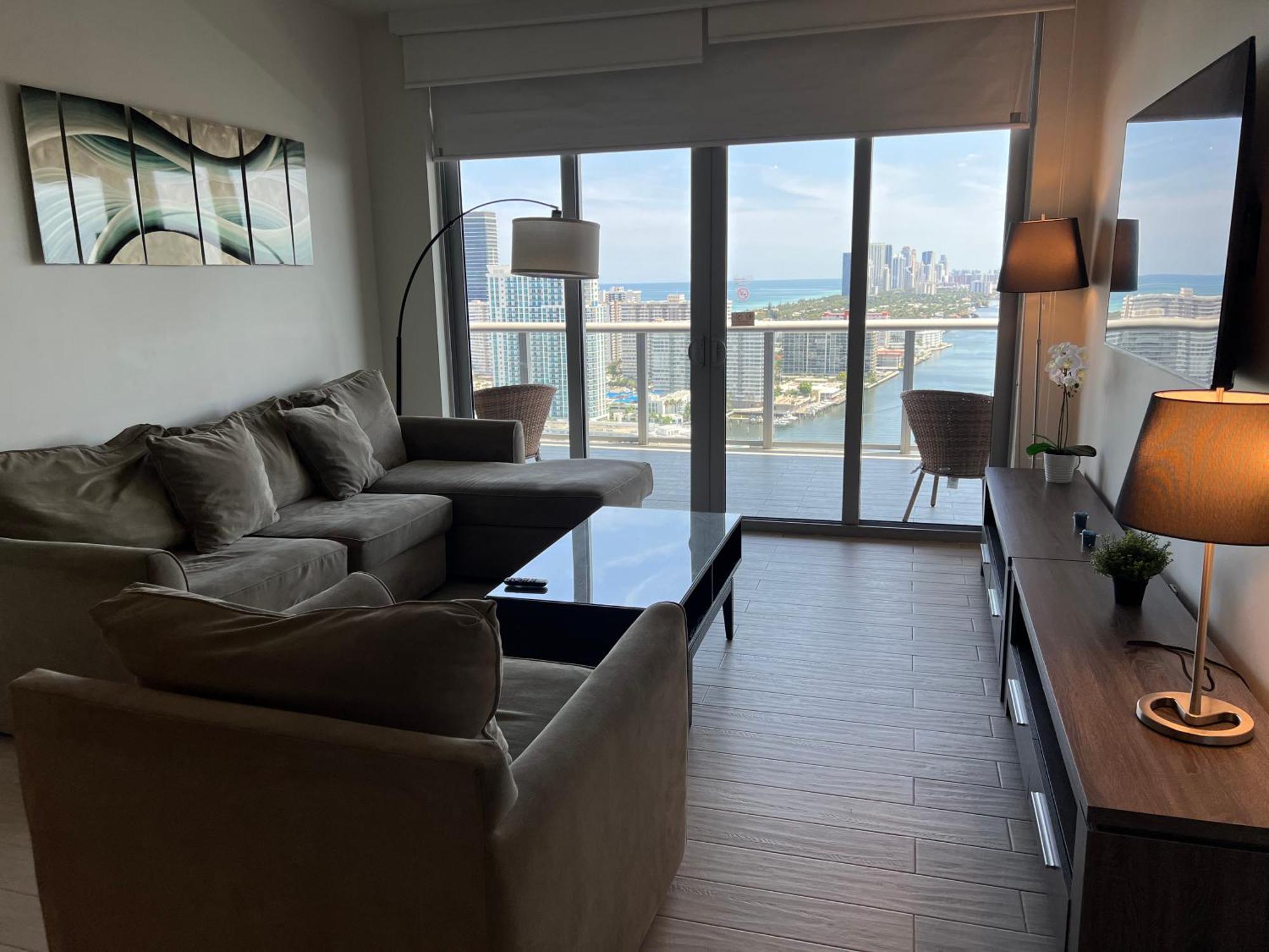 Mvr Apartments At Beachwalk Resort Халландейл-Бич Экстерьер фото