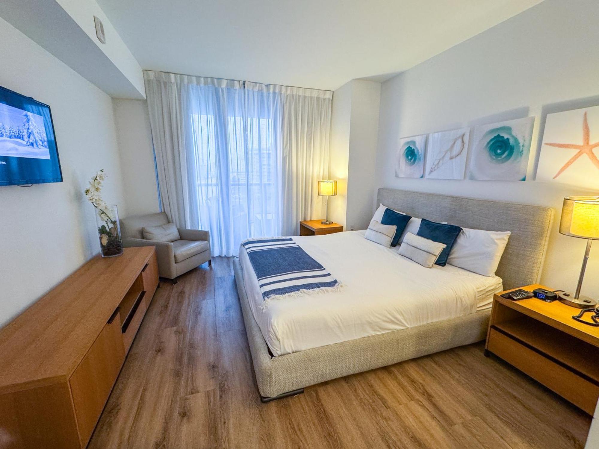 Mvr Apartments At Beachwalk Resort Халландейл-Бич Экстерьер фото